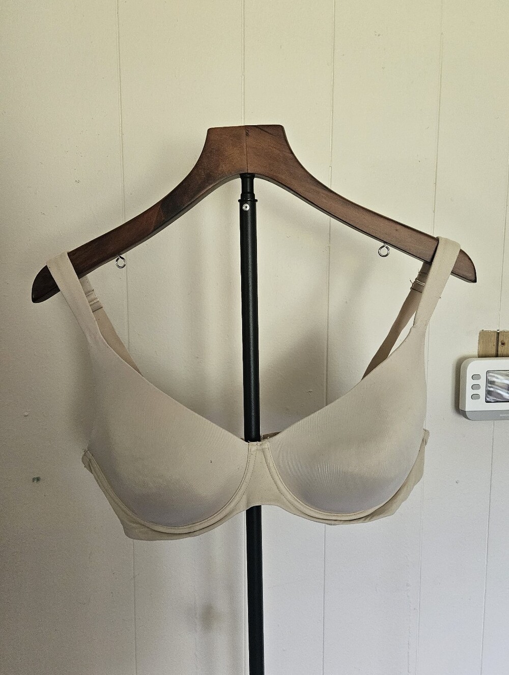 Ambrielle Smooth Underwire Bra in Light Beige Size 38C